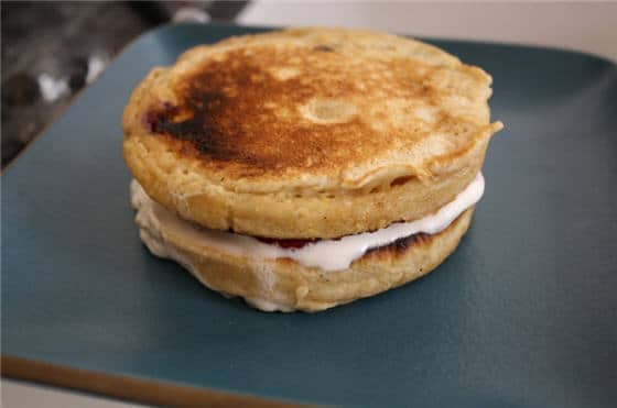 Pancake cake: building the layers