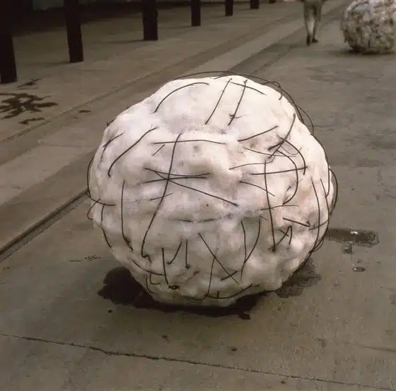 Andy Goldsworthy, Snowballs in Summer/Glasgow/Dogwood, 1988-89
