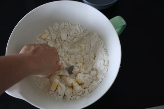 How to Make Easy Pie Crust From Scratch