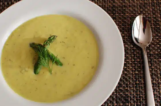 Lemony Asparagus-Dill Soup