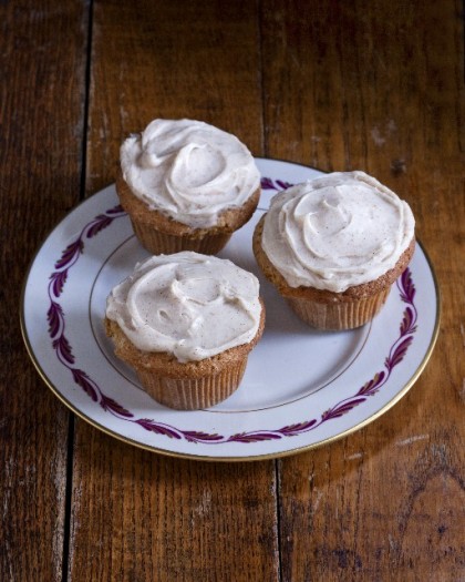 Spiced Apple Cupcakes with Cinnamon Cream Cheese Frosting