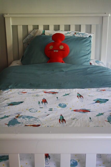 Make a duvet cover out of sheets