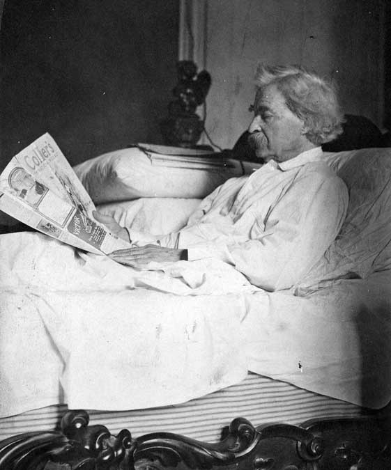Mark Twain in bed with pipe 1905-7 Photo 