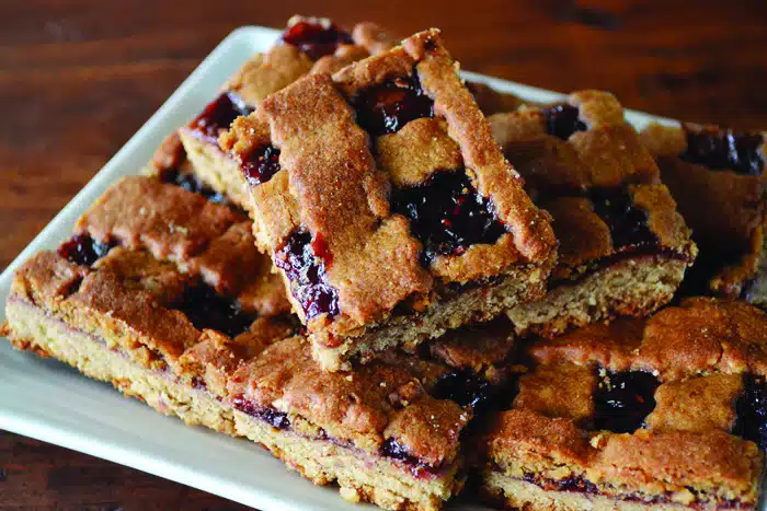 raspberry linzer bars