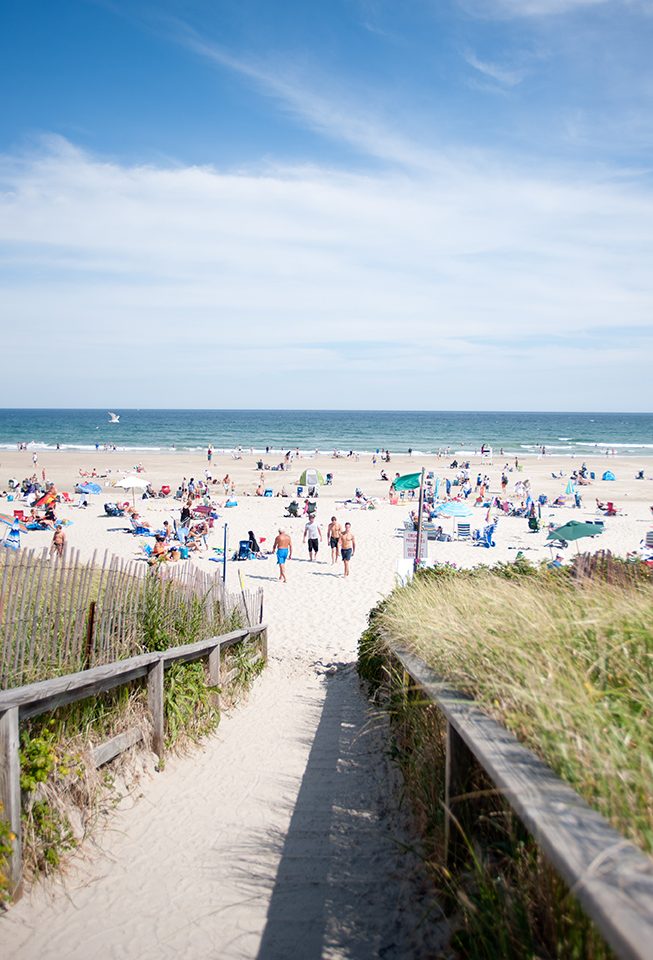 Tidal Wonders: Exploring the Tides at York Beach, Maine