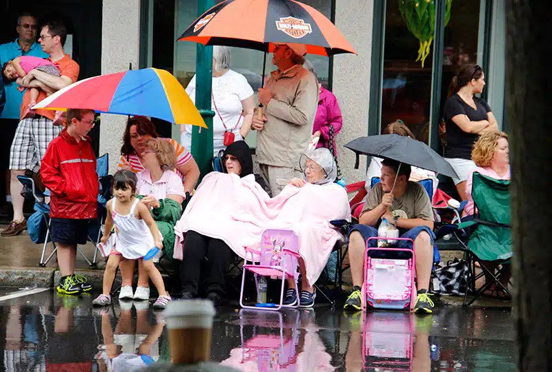 These parade watchers came prepared.