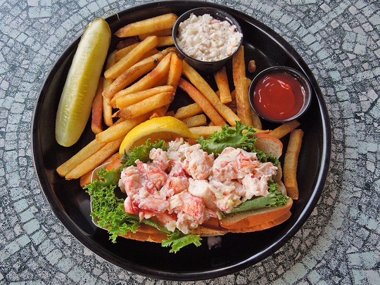 Papa ginos lobster roll