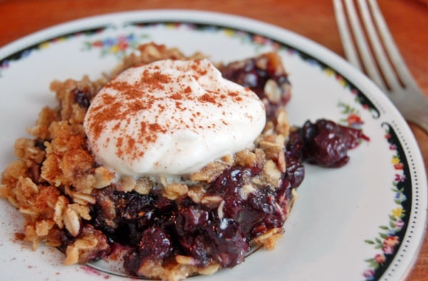 Blueberry Crisp with Oatmeal Topping