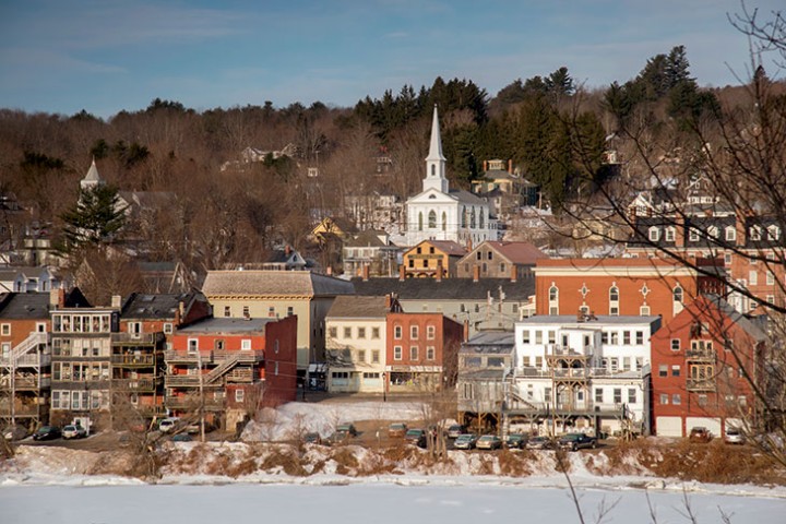 Hallowell’s main thorough­fares rise up in ever-higher layers, paralleling the Kennebec River.