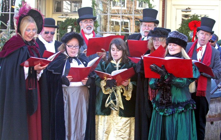 nantucket stroll carolers 