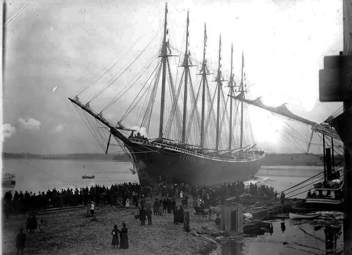 The launching of the Wyoming in 1909. 