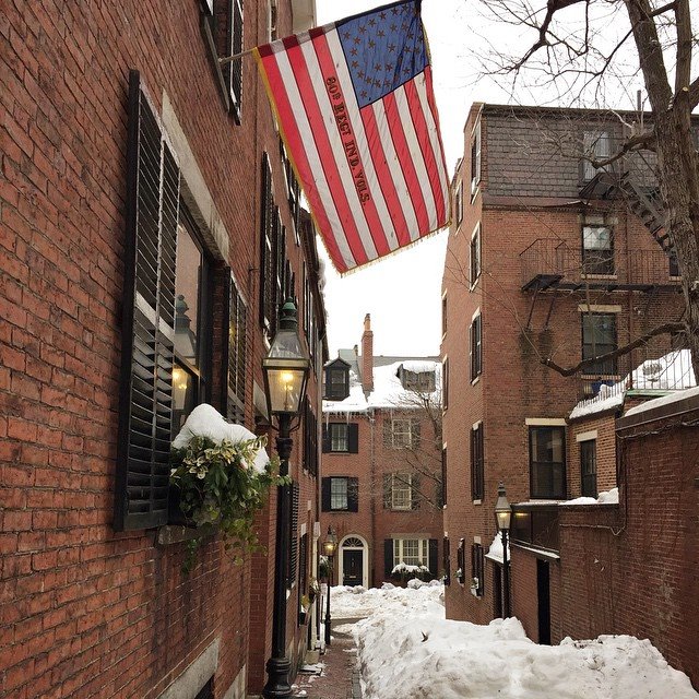 The famous cobblestones of Acorn Street in Boston, Massachusetts.
