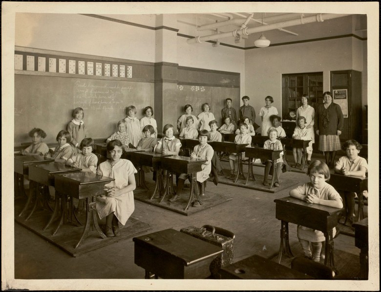 A classroom at the turn of the 20th century. Over the years, the island saw many uses: It was the site of a conscript camp during the Civil War; later, resort and fishing communities were established on the island. An alms­house, a hospital, and a nursing school also once functioned here. Most recently it was home to various city social services; today there is no longer any access to the island, as the bridge has been dismantled.