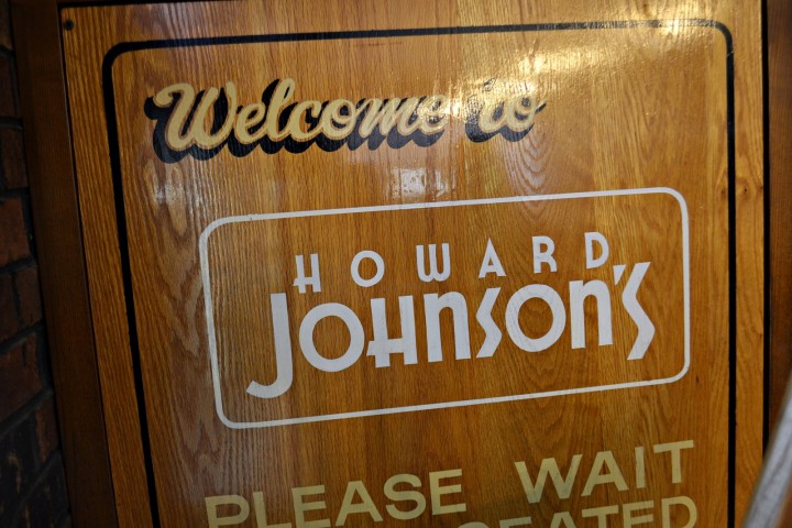 The Last Howard Johnson's Restaurant in New England | Bangor, Maine