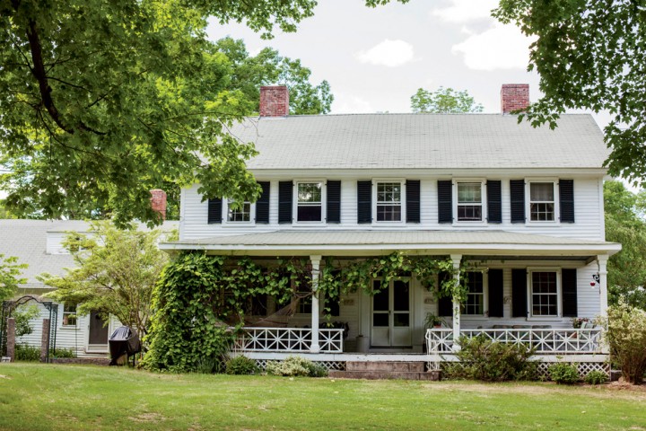 This five-bedroom Colonial is the main building on the 105-acre Gregg Mill Farm, dating back to the early 1800s. 
