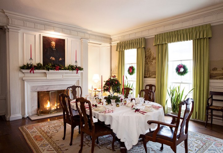 Built in 1905 in Manchester, Vermont, for Robert Todd Lincoln and his family, Hildene is decked for the holidays in Gilded Age splendor. The light-filled dining room features classical architectural details and original family furnishings. 