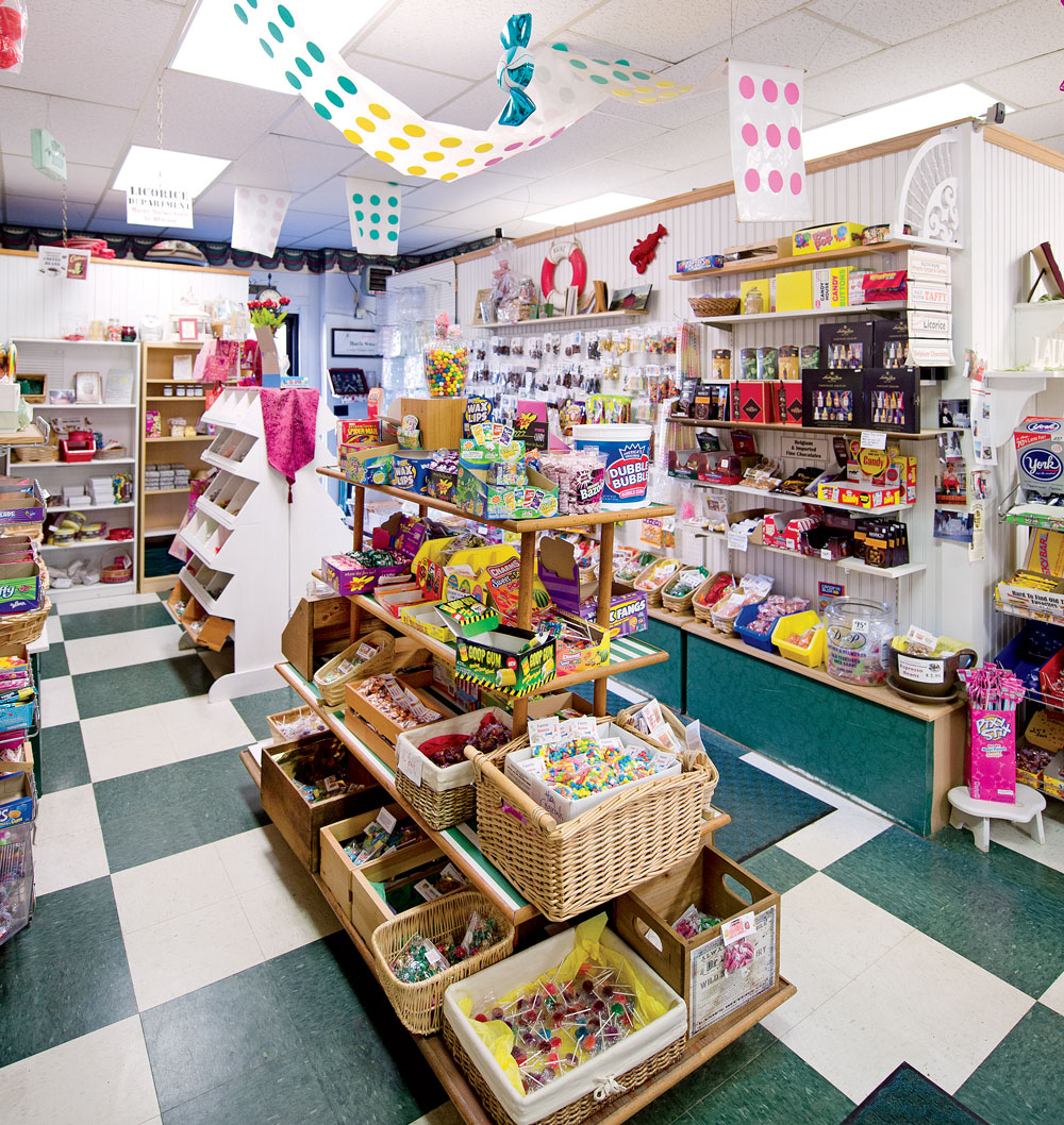 Named for its home city, Midcoast Maine’s historic shipbuilding center, the Bath Sweet Shoppe is located in the heart of downtown. 