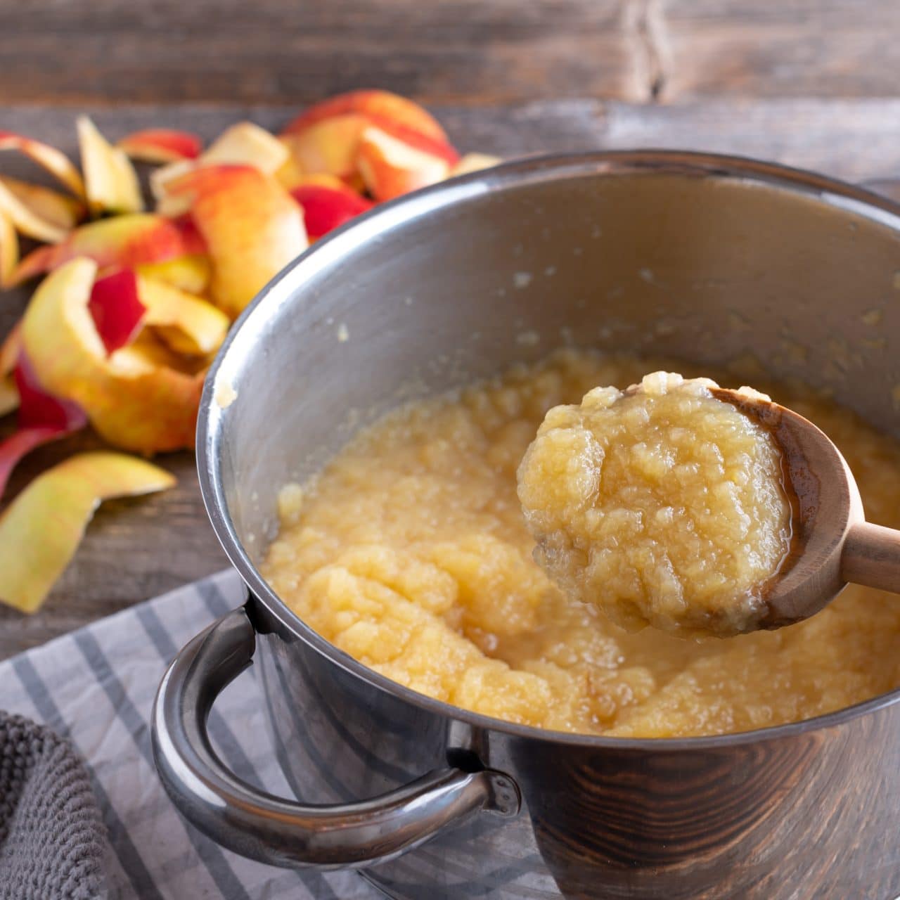 Applesauce Recipe The Best Homemade Applesauce (Paleo, Whole30)