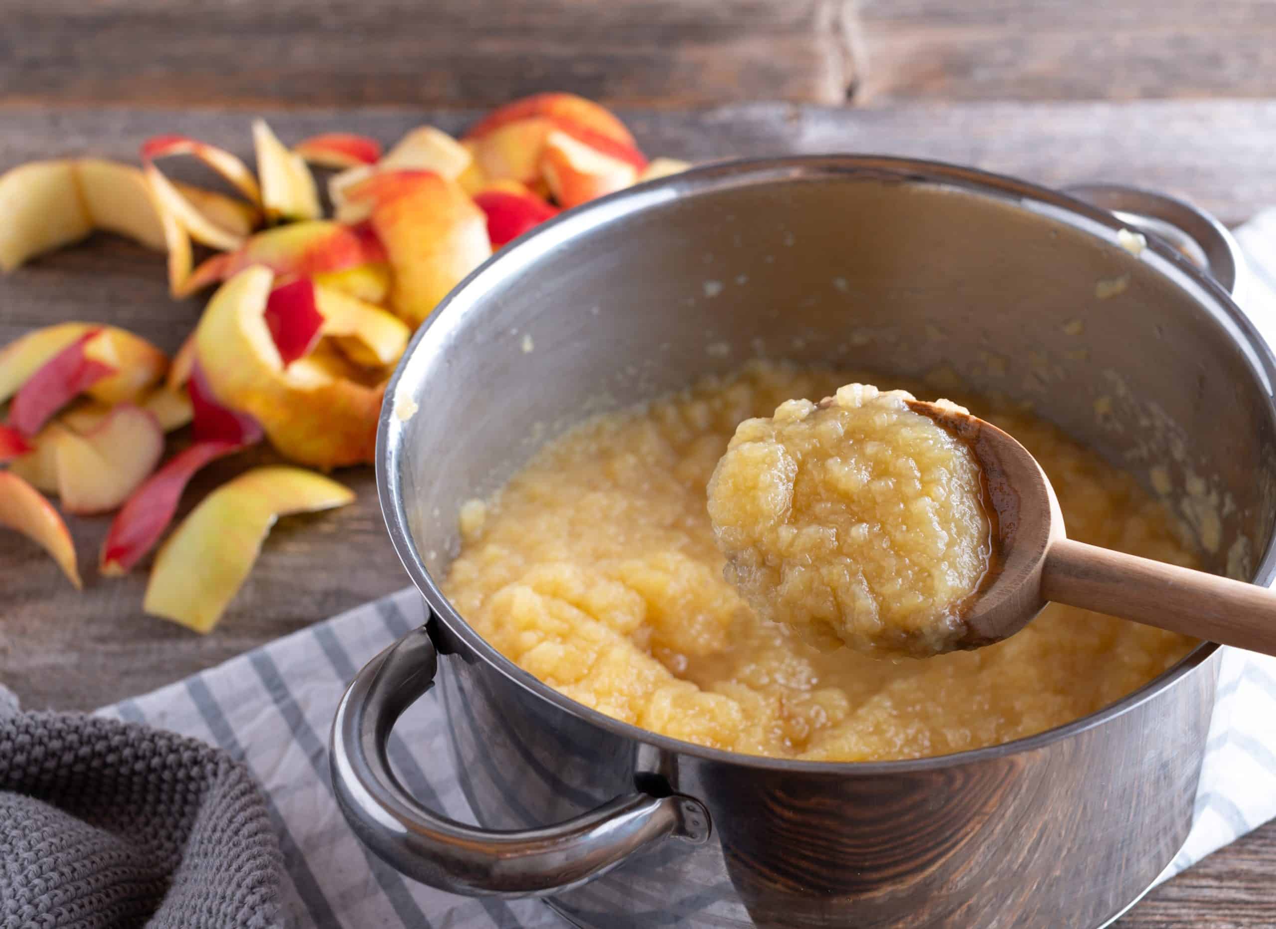 Homemade,Applesauce,In,A,Pot,With,Wooden,Spoon