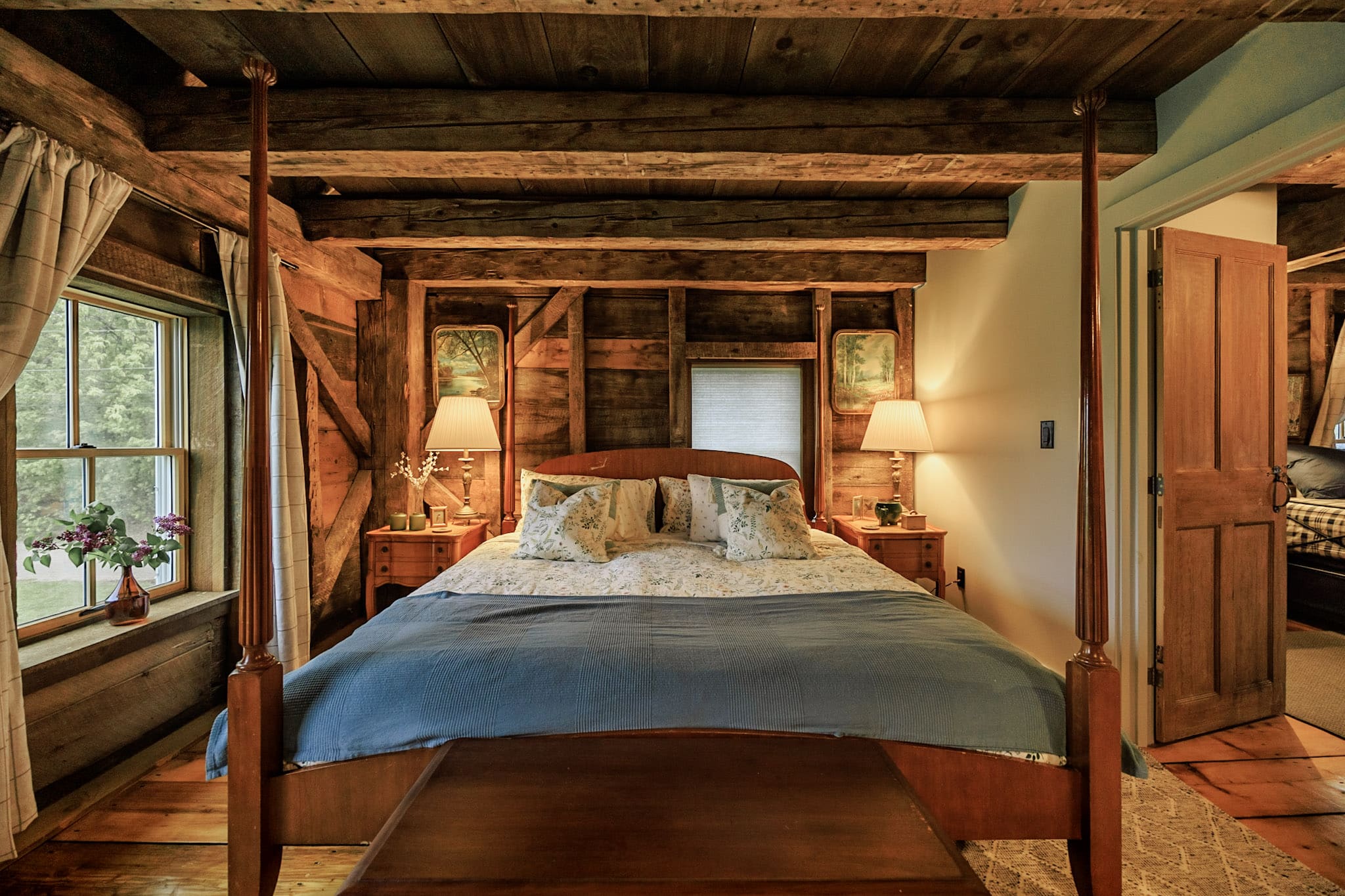 cozy-cabin-vibe-bed-lighting