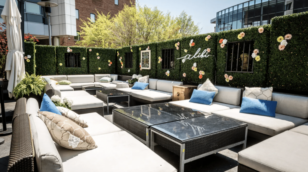 Alibi Boston Patio Hosts Kentucky Derby Party May 2024