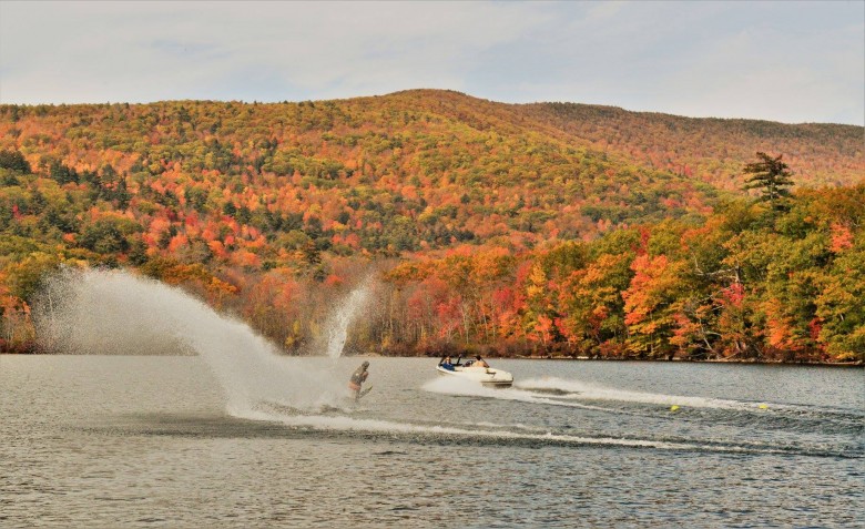 Waterskiing - Robert Kozlow