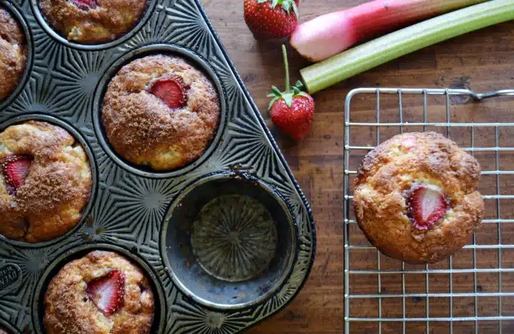 Strawberry Rhubarb Muffins