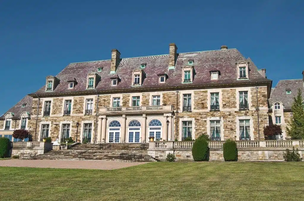 Best New England Film Locations Aldrich Mansion