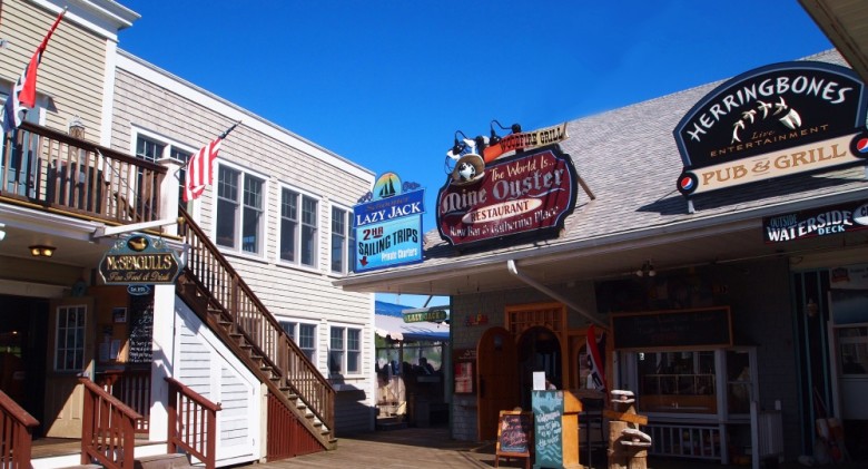 Many shops and restaurants are located on Townsend Ave and Oak Street, but don’t forget to check out the side streets as well! You never know what you might find.