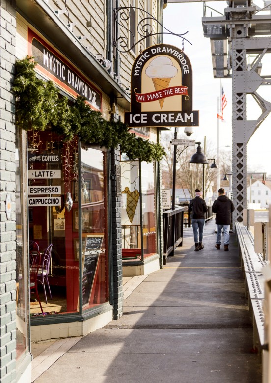 This inviting little refueling stop takes its name from the 1920 landmark on its doorstep, the Mystic River Bascule Bridge.