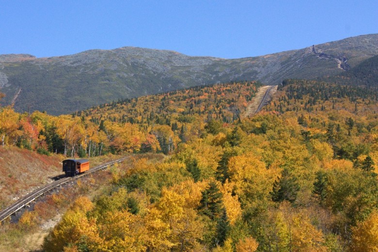 Fall Foliage Train Tours in New England