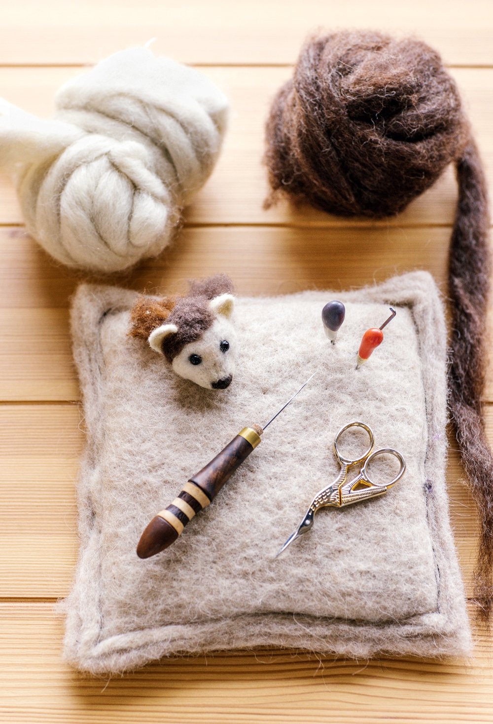 Playing with my new toy: English wool combs – Felting and Fiber Studio