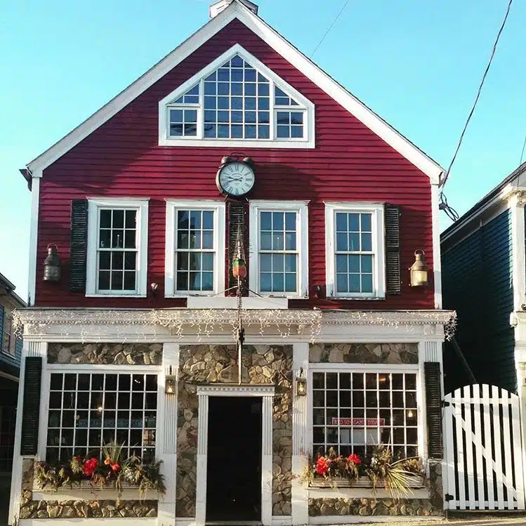 A mild Sunday afternoon in Kennebunkport, Maine.
