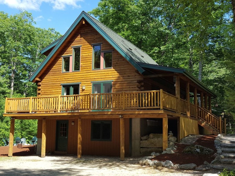 lakehouse rentals new england