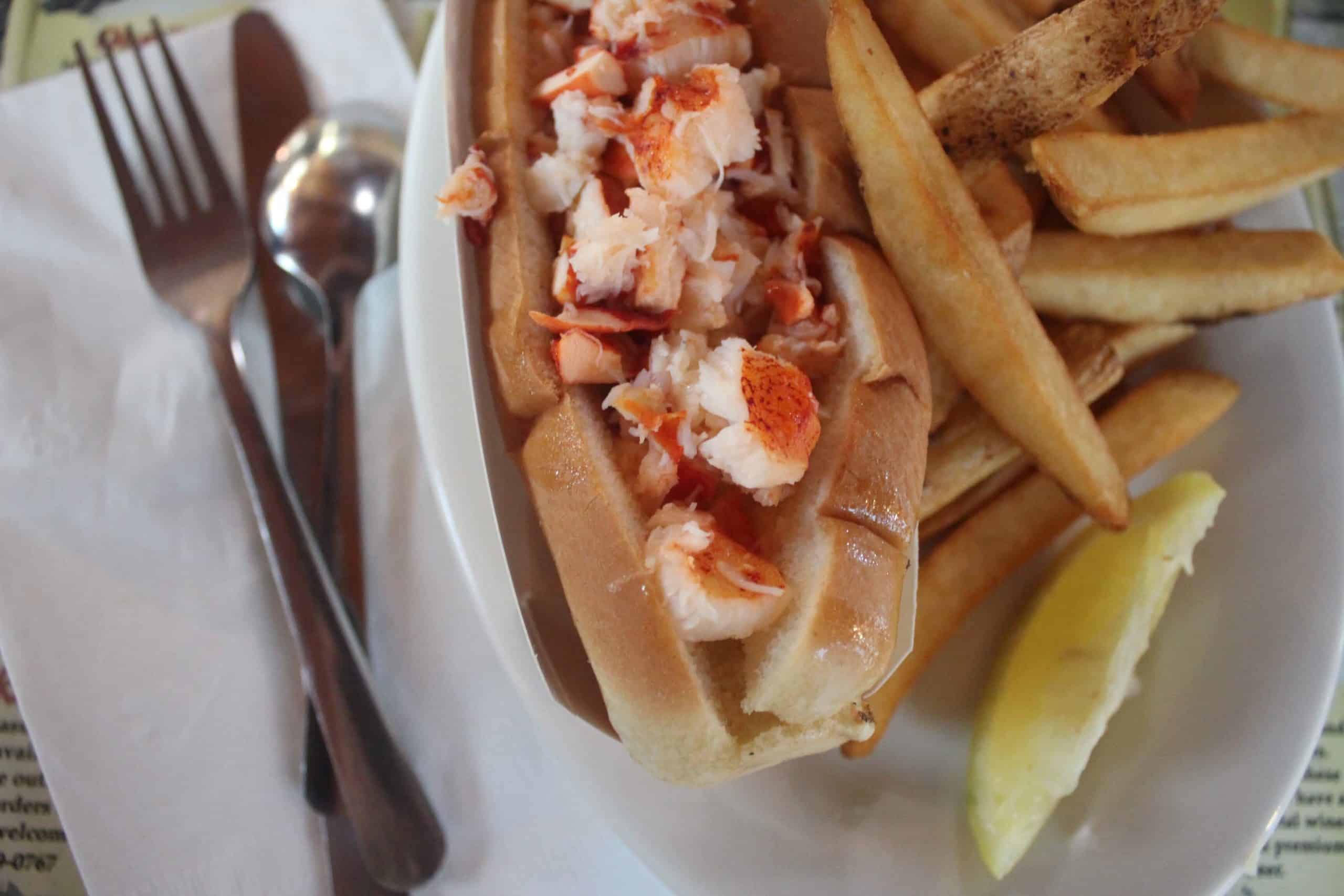 Lenny and Joe's Best Lobster Roll in Connecticut 2