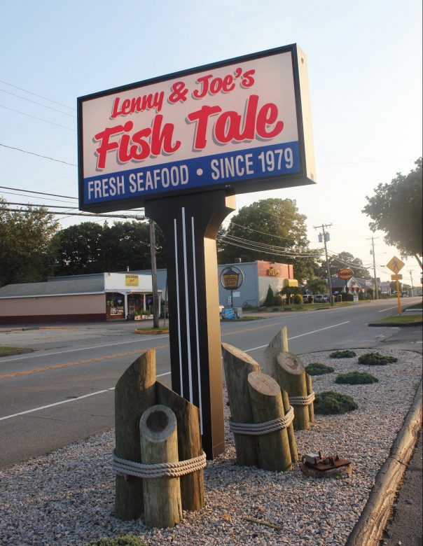 Lenny and Joe's Best Lobster Roll in Connecticut 3