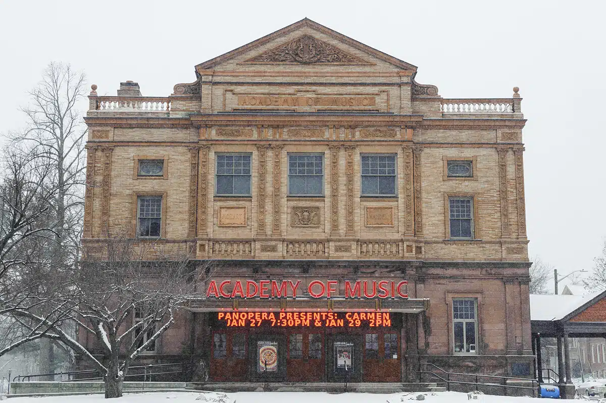 The Academy of Music hosts live theater and film. In the early 20th century the theater hosted the likes of illusionist Harry Houdini and film star Mae West and today continues to thrive as an important arts venue in town including hosting First Night Northampton.
