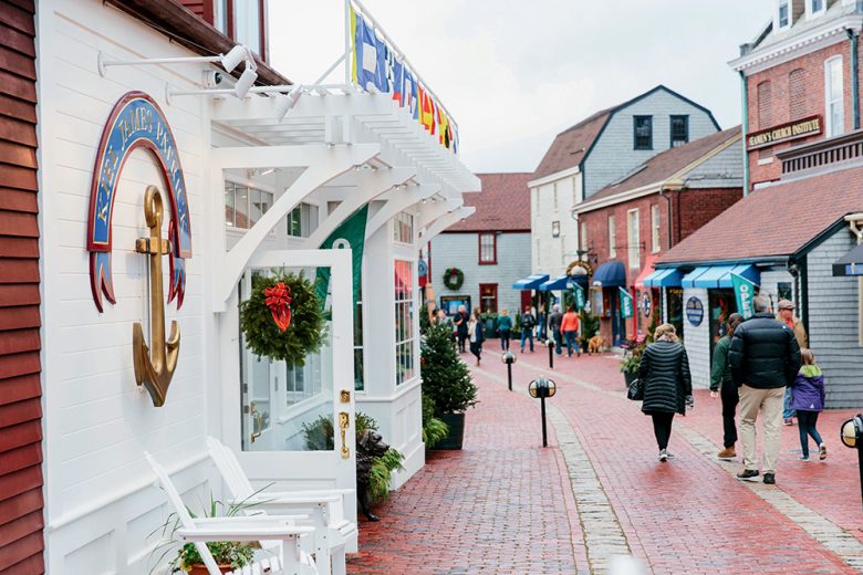 Holiday Shopping in Newport