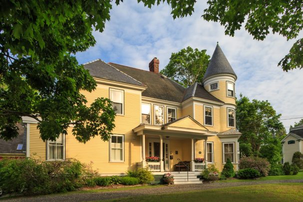 the inn between bed and breakfast maine