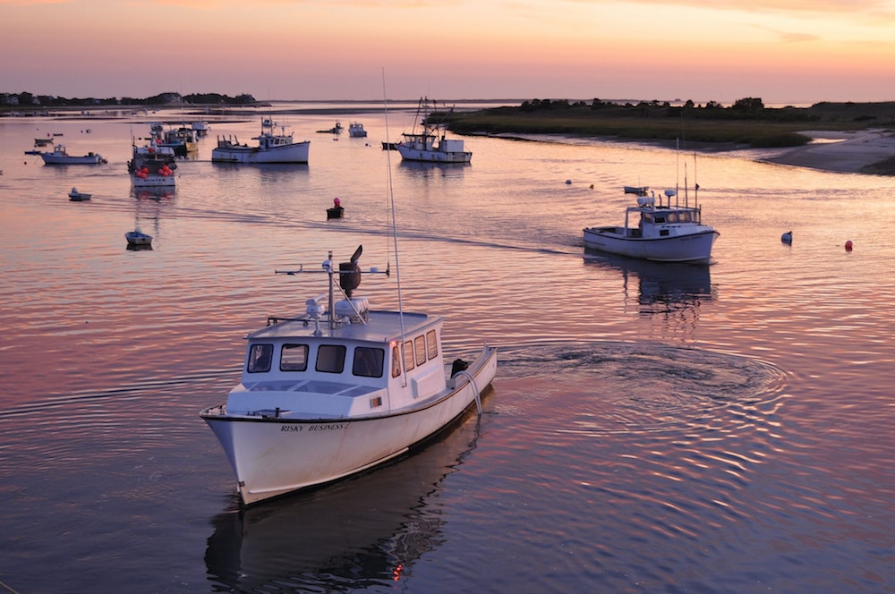 how-we-picked-the-best-beach-towns-in-new-england-yankee-magazine