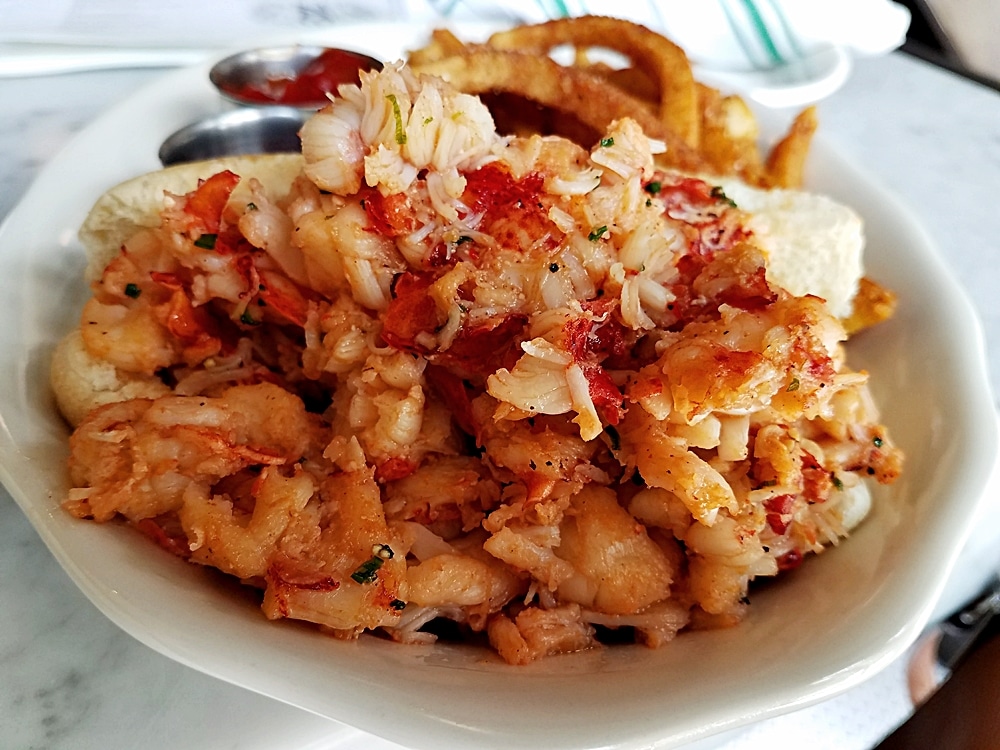 Where to Find the Best Lobster Roll in Boston New England Today