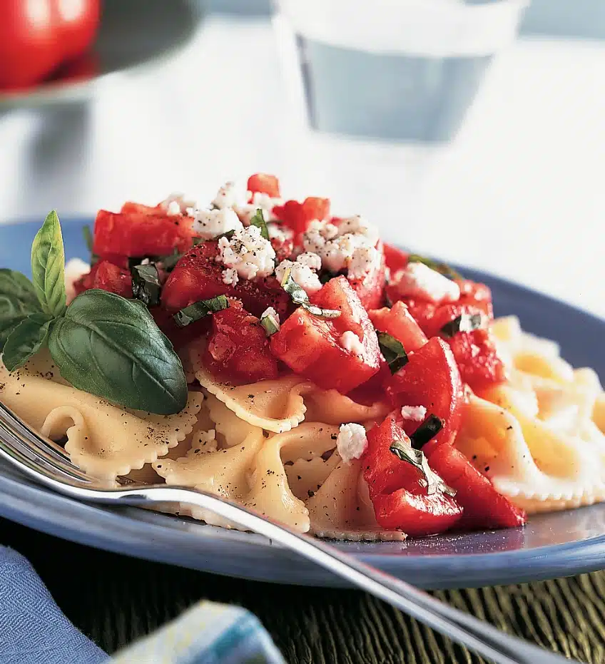 Bow-Tie Pasta with Fresh Tomato-Basil Sauce