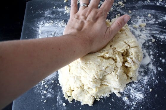 How to Make Easy Pie Crust From Scratch