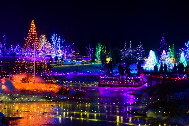 Best Places to See Christmas Lights in New England