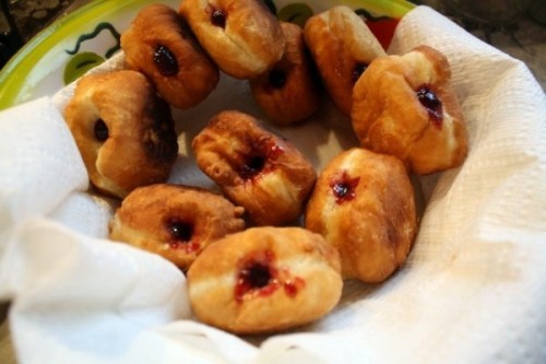 Easy Homemade Jelly-Filled Donuts Recipe - Yankee Magazine
