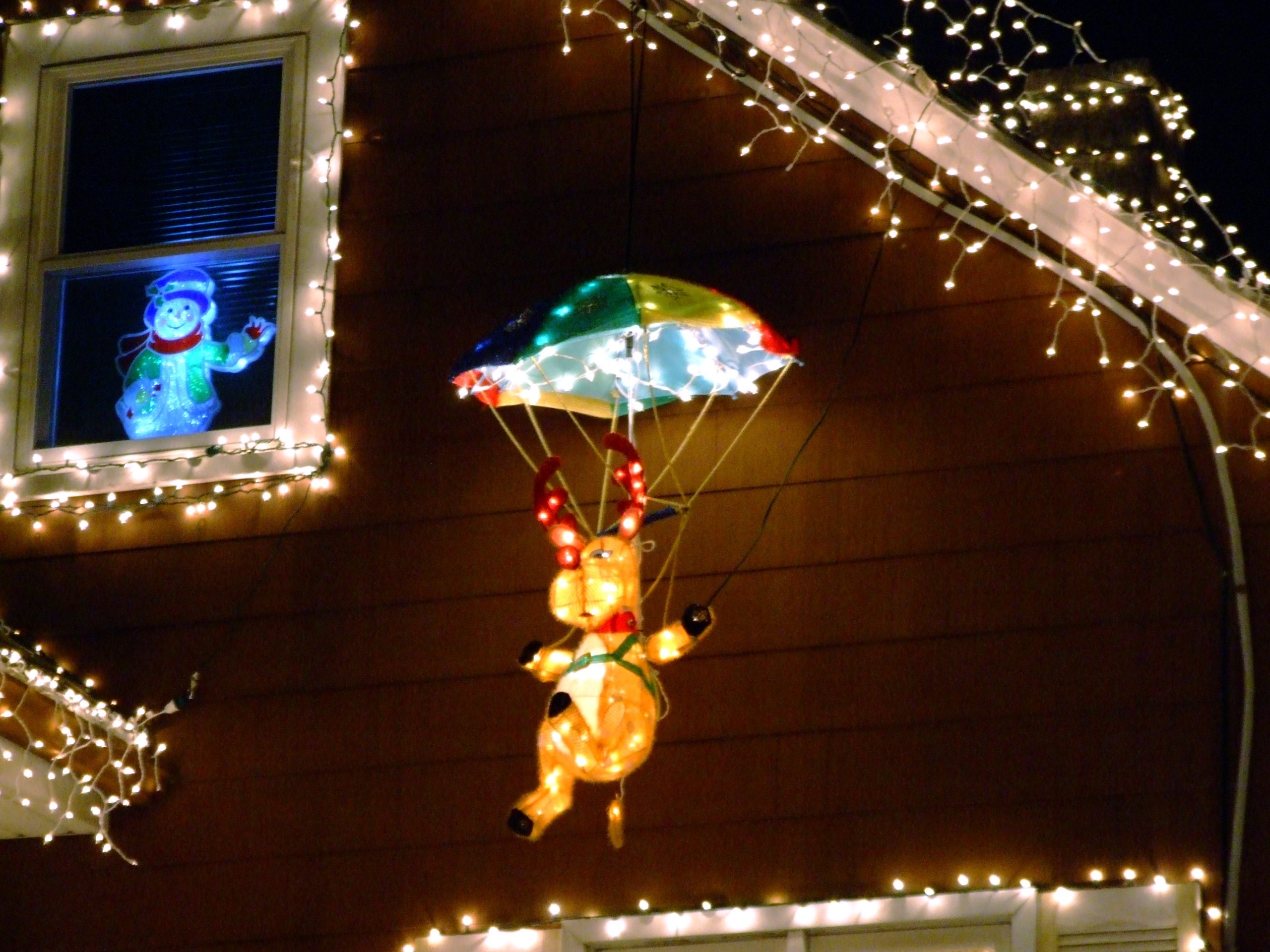 Parachuting Reindeer Decoration (user submitted)