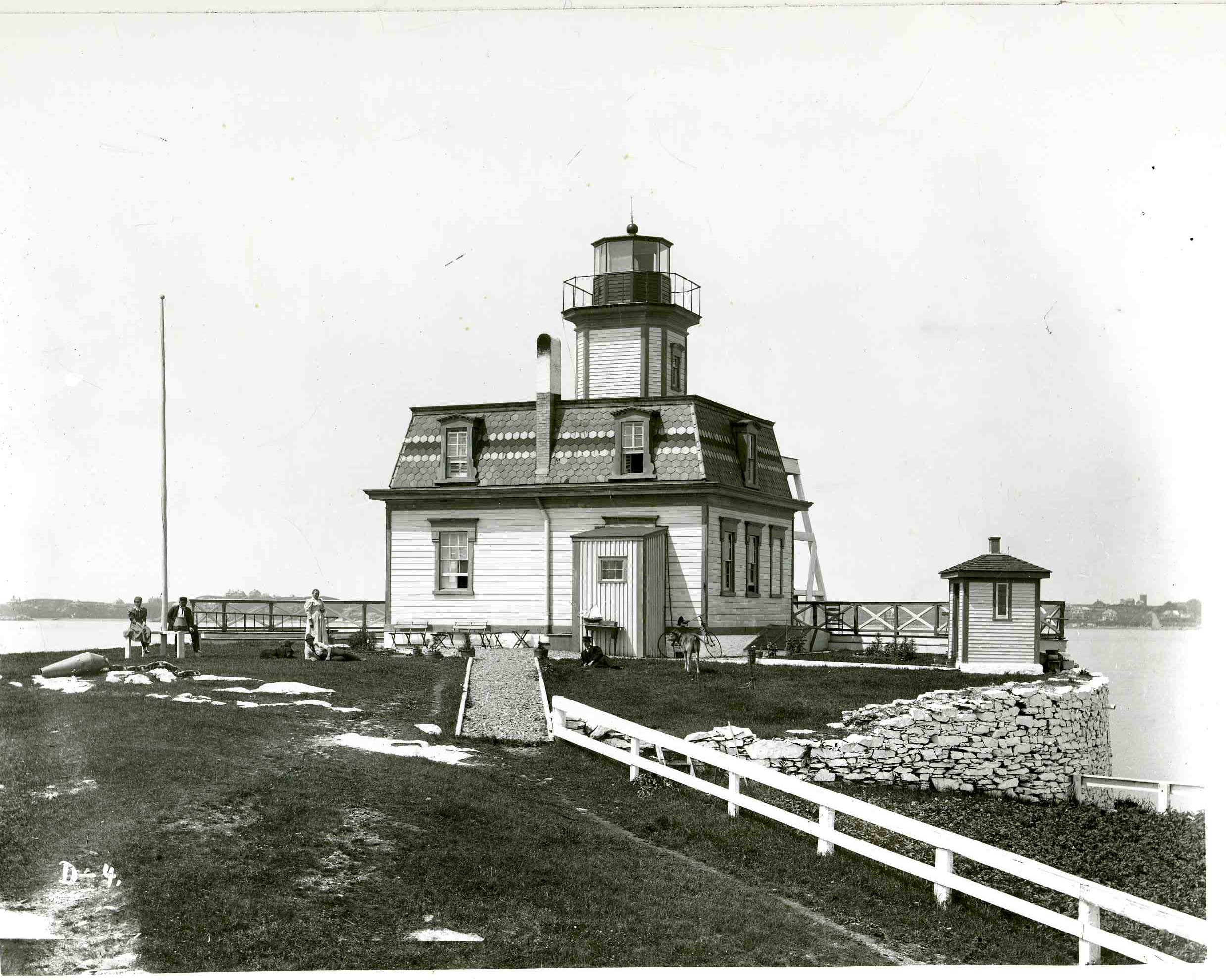 Rose Island Lighthouse 1900 (user submitted)