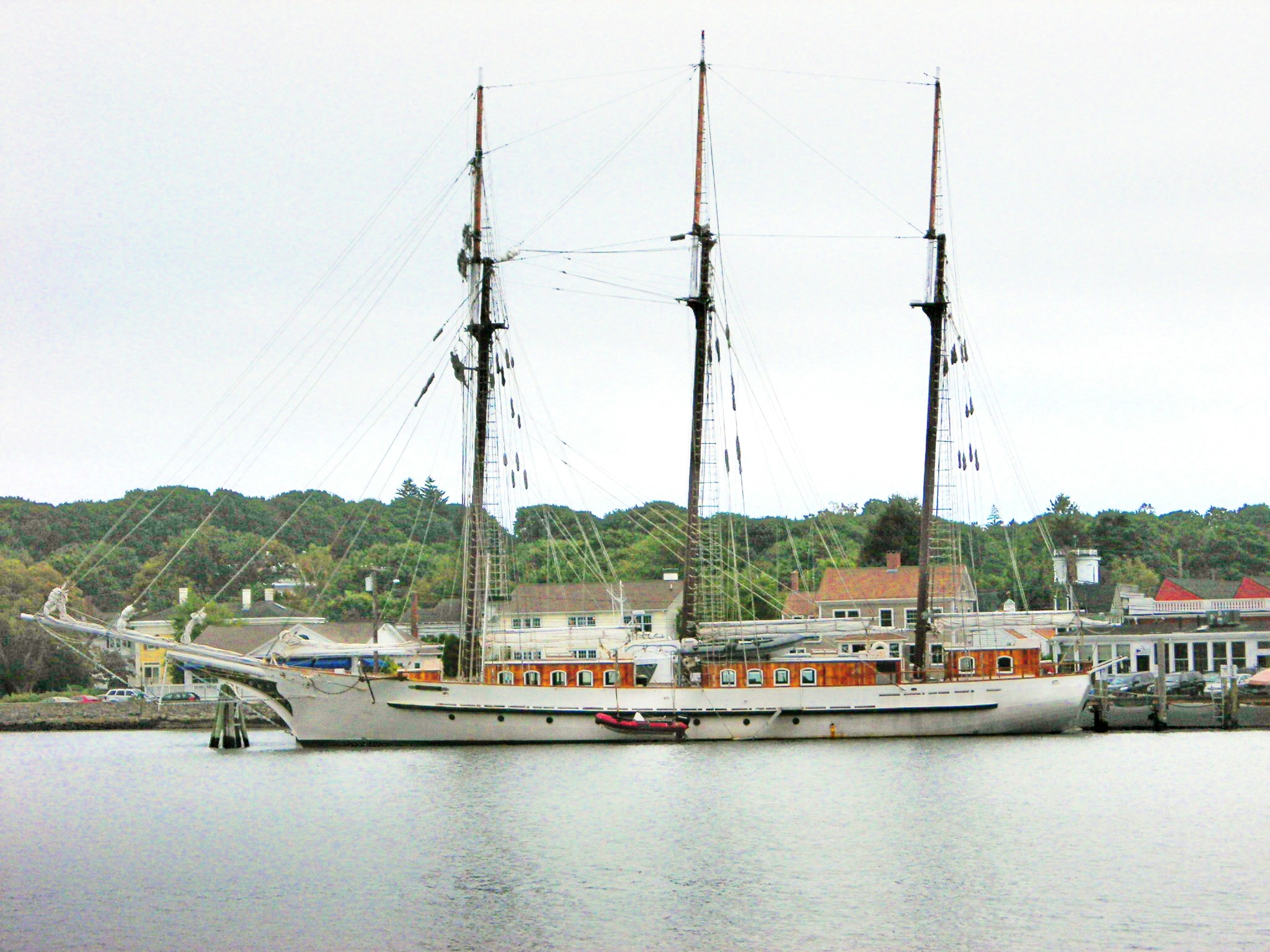 Large Sailboat (user submitted)
