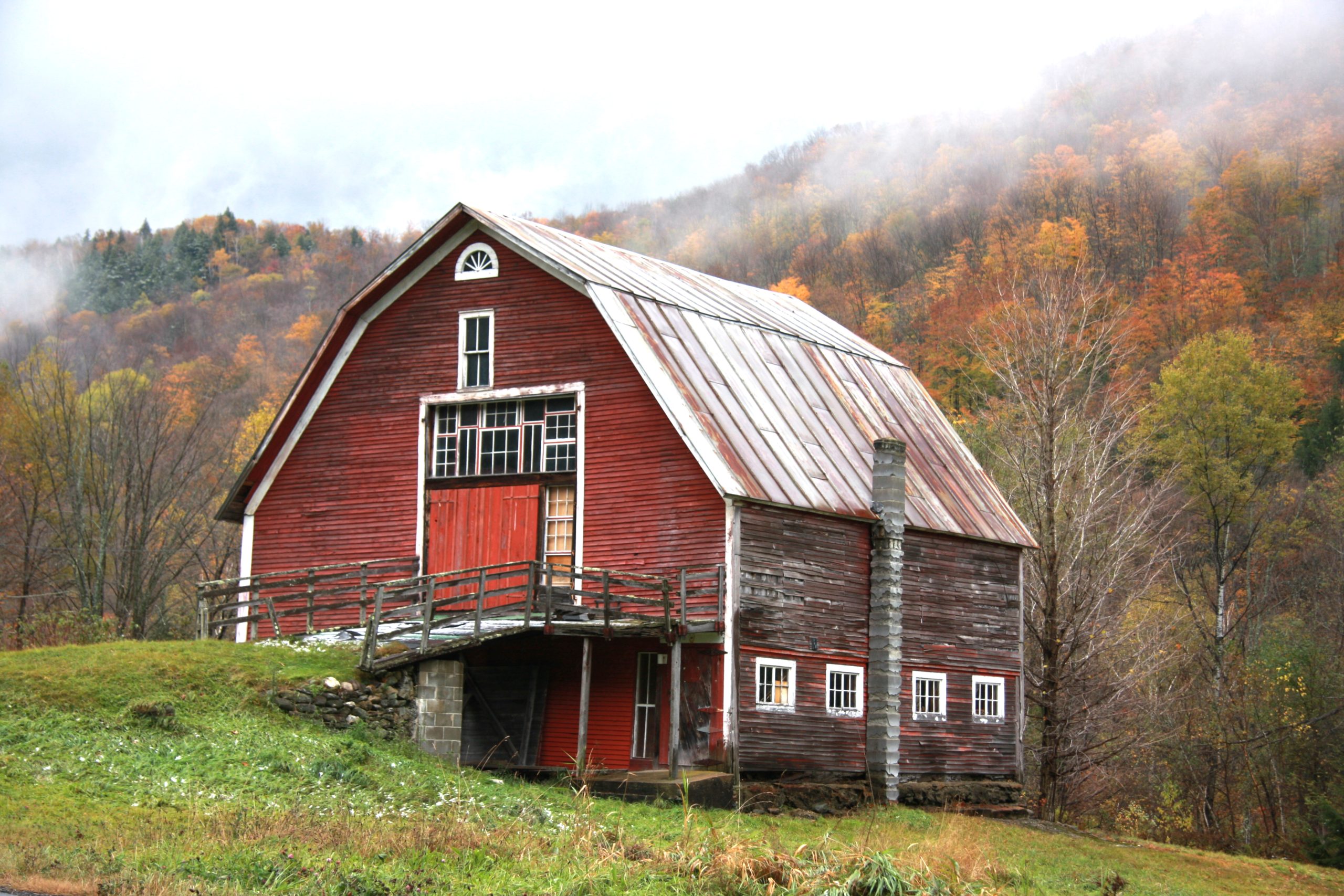 Barn On Rte 100 In Vermont (user submitted)