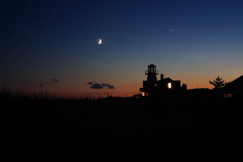 Crescent Moon Over Yarmouth (user submitted)